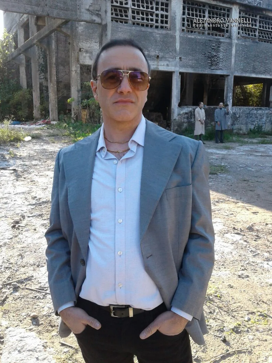 Luis Longhi — foto 3