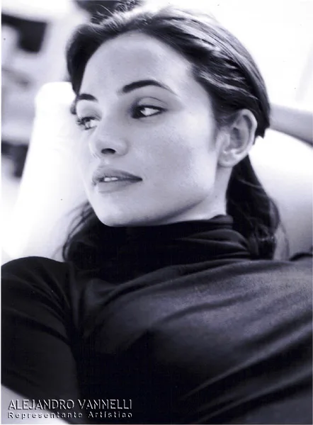 Mía Maestro — foto 1
